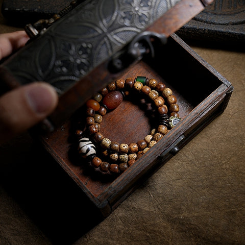 Tibetan Healing Bracelet with Bodhi Seeds and Dzi Bead Accents